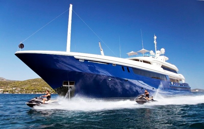 MY MARY JEAN II - At Anchor With Jetskis